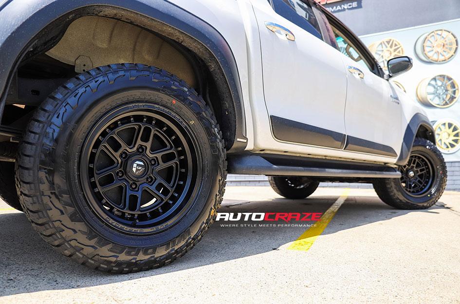 TOYOTA HILUX N80 4WD NITRO MATTE BLACK